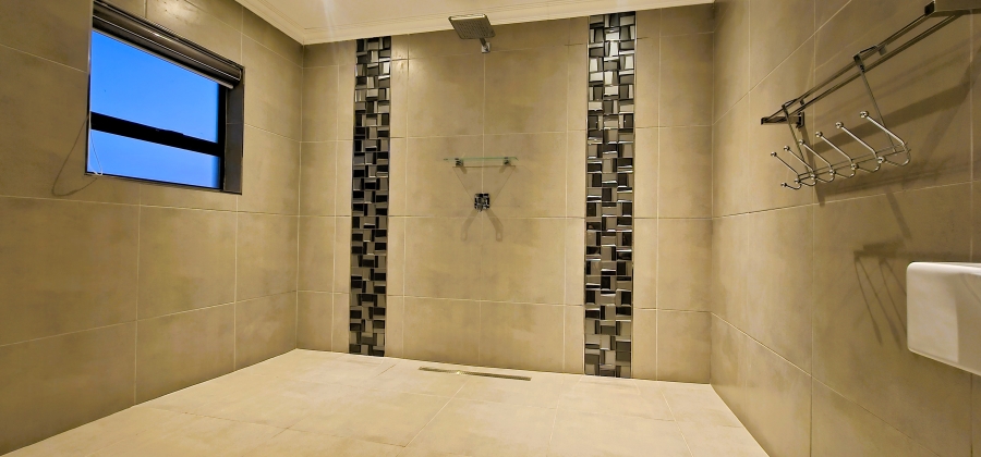 7 Bedroom Property for Sale in Country Club Western Cape